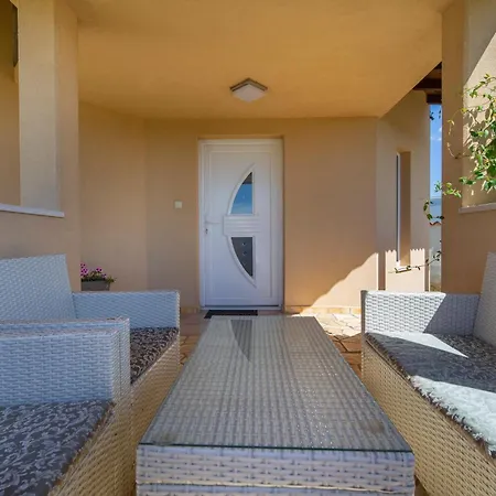 Apartman Viki Stinjan *
